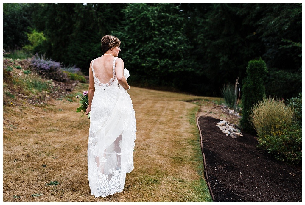 julia kinnunen photography, twin willow gardensl, snohomish wedding, seattle wedding, wedding photography, bride, groom, rustic wedding, diy wedding, newlyweds, pacific northwest wedding, ceremony