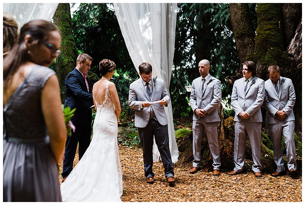 julia kinnunen photography, twin willow gardensl, snohomish wedding, seattle wedding, wedding photography, bride, groom, rustic wedding, diy wedding, newlyweds, pacific northwest wedding, ceremony