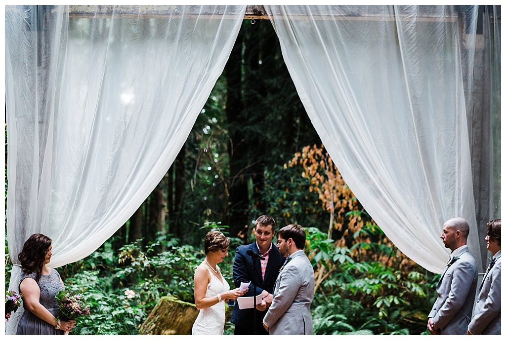 julia kinnunen photography, twin willow gardensl, snohomish wedding, seattle wedding, wedding photography, bride, groom, rustic wedding, diy wedding, newlyweds, pacific northwest wedding, ceremony