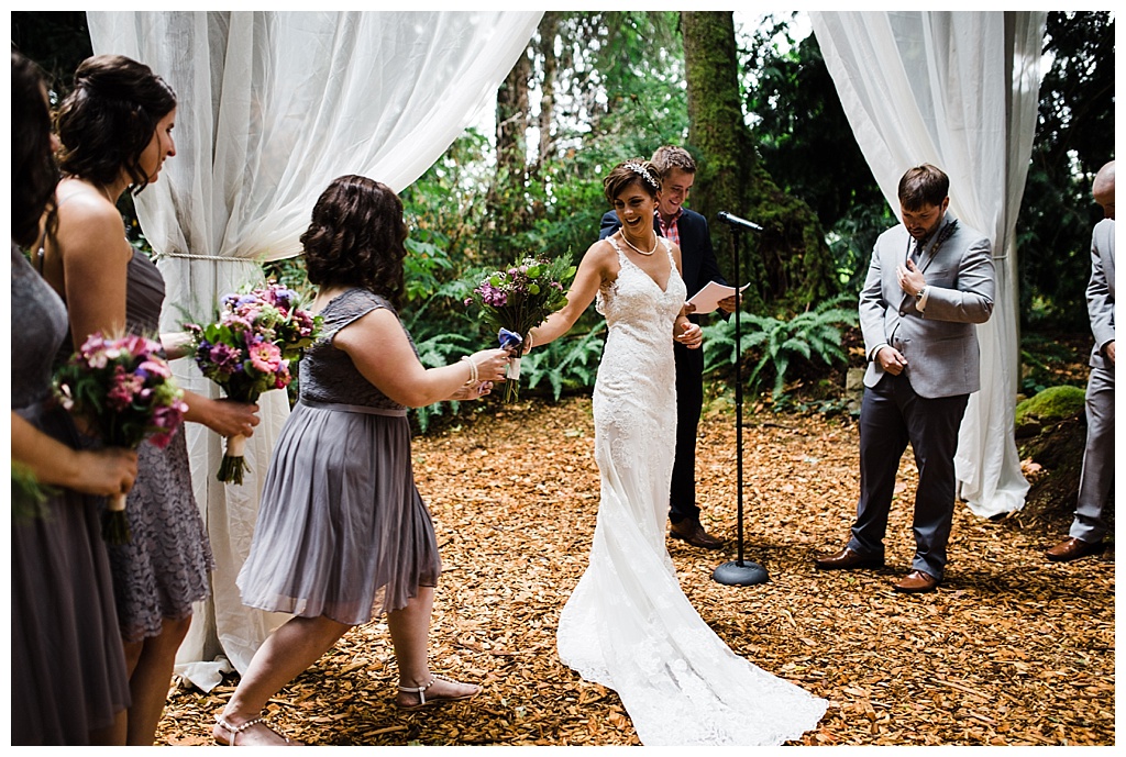 julia kinnunen photography, twin willow gardensl, snohomish wedding, seattle wedding, wedding photography, bride, groom, rustic wedding, diy wedding, newlyweds, pacific northwest wedding, ceremony 