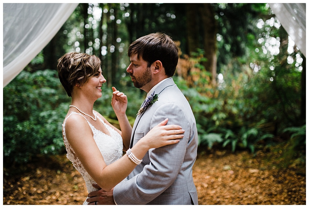 julia kinnunen photography, twin willow gardensl, snohomish wedding, seattle wedding, wedding photography, bride, groom, rustic wedding, diy wedding, newlyweds, pacific northwest wedding, portraits 