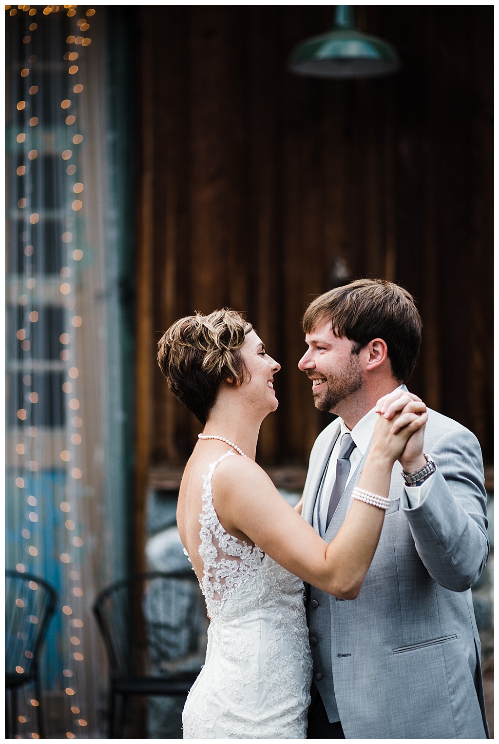 julia kinnunen photography, twin willow gardensl, snohomish wedding, seattle wedding, wedding photography, bride, groom, rustic wedding, diy wedding, newlyweds, pacific northwest wedding, reception , first dance