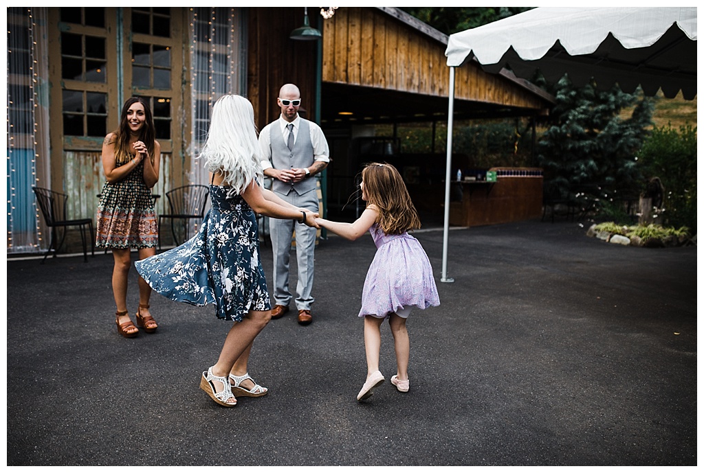 julia kinnunen photography, twin willow gardensl, snohomish wedding, seattle wedding, wedding photography, bride, groom, rustic wedding, diy wedding, newlyweds, pacific northwest wedding, reception ,dance party