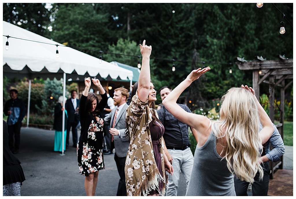 julia kinnunen photography, twin willow gardensl, snohomish wedding, seattle wedding, wedding photography, bride, groom, rustic wedding, diy wedding, newlyweds, pacific northwest wedding, reception ,dance party