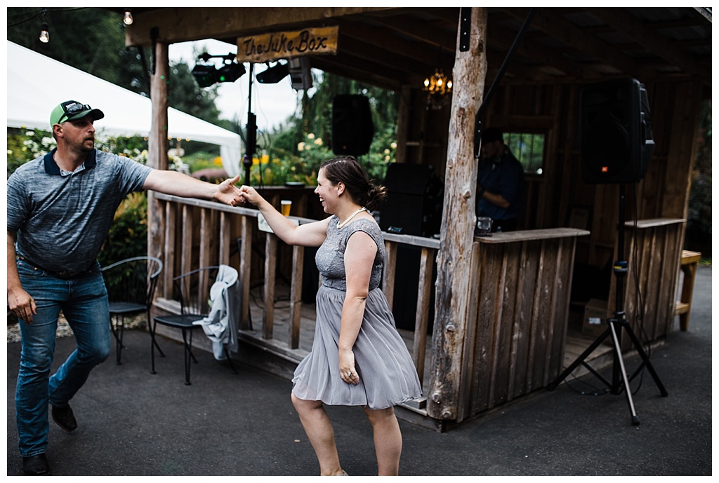 julia kinnunen photography, twin willow gardensl, snohomish wedding, seattle wedding, wedding photography, bride, groom, rustic wedding, diy wedding, newlyweds, pacific northwest wedding, reception ,dance party