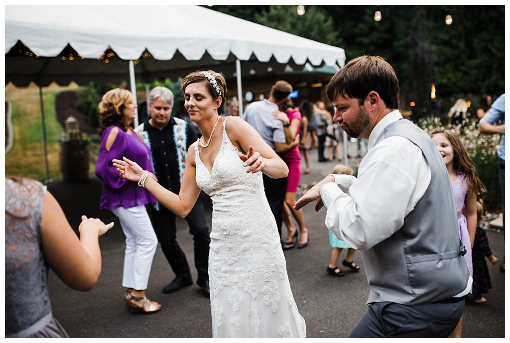 julia kinnunen photography, twin willow gardensl, snohomish wedding, seattle wedding, wedding photography, bride, groom, rustic wedding, diy wedding, newlyweds, pacific northwest wedding, reception ,dance party