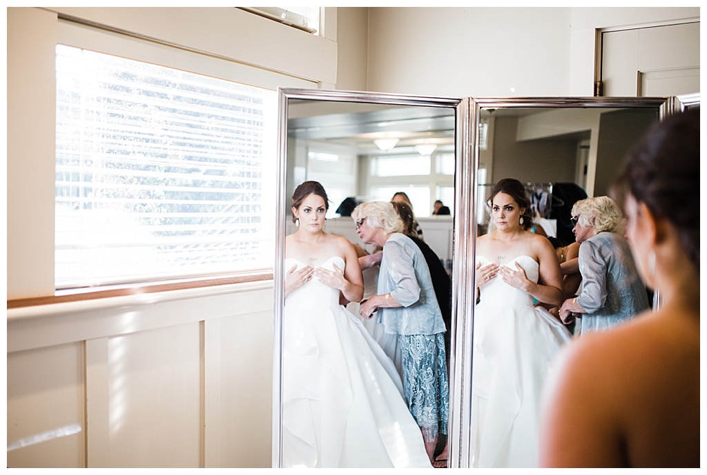 julia kinnunen photography, mccormick woods golf club, port orchard wedding, brunch wedding, seattle wedding, wedding photography, bride, groom, newlyweds, pacific northwest wedding, getting ready, details