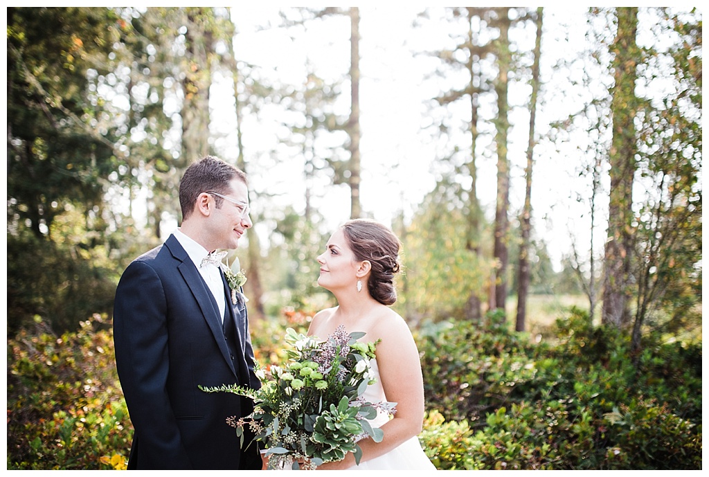 julia kinnunen photography, mccormick woods golf club, port orchard wedding, brunch wedding, seattle wedding, wedding photography, bride, groom, newlyweds, pacific northwest wedding, first look, portraits