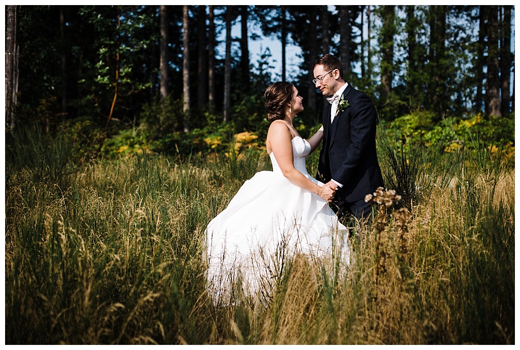 julia kinnunen photography, mccormick woods golf club, port orchard wedding, brunch wedding, seattle wedding, wedding photography, bride, groom, newlyweds, pacific northwest wedding, first look, portraits