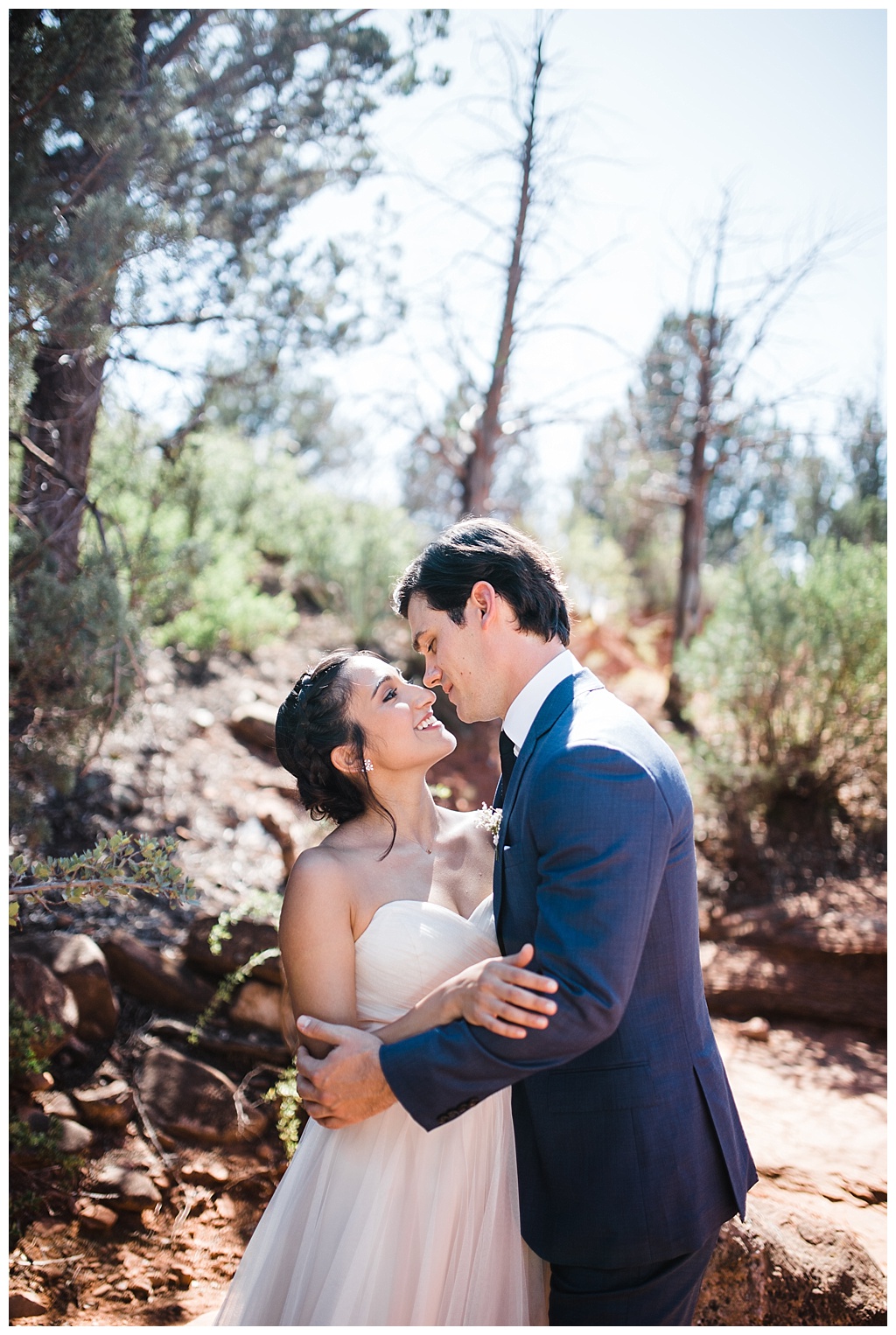 julia kinnunen photography, destination wedding, arizona wedding, seattle wedding, wedding photography, bride, groom, newlyweds, offbeat bride, agave of sedona, southwest wedding, desert wedding, intimate wedding, portraits, first look 