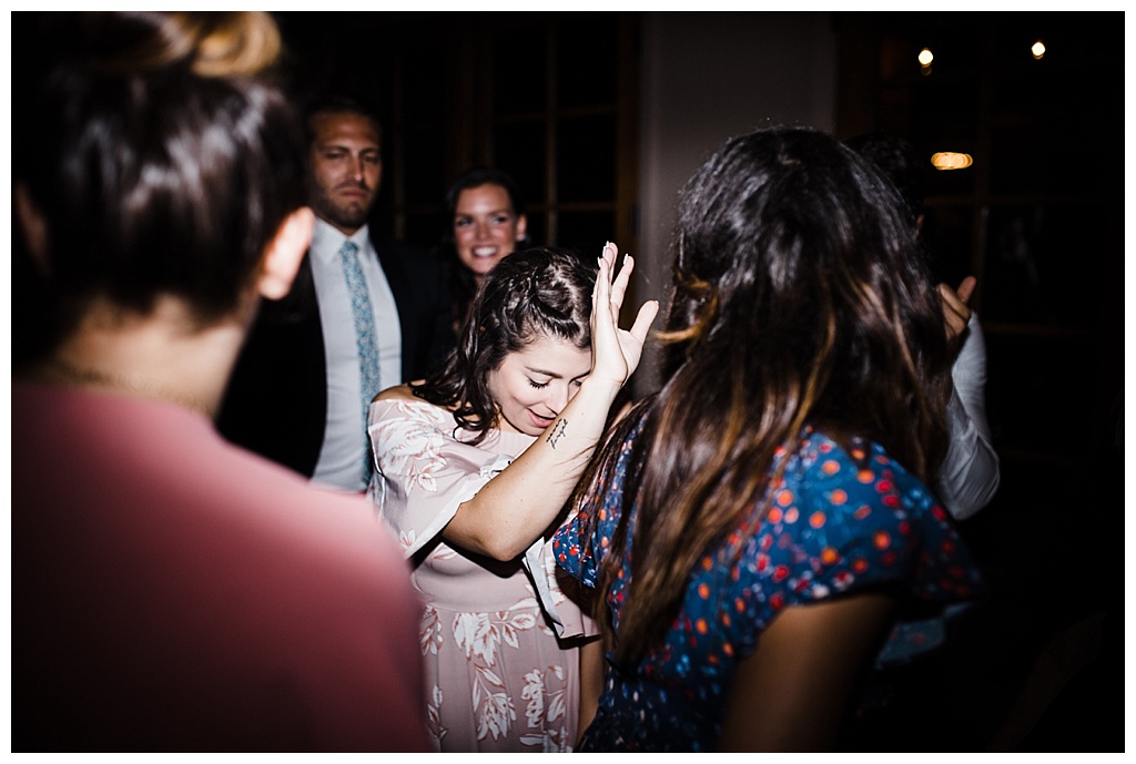 julia kinnunen photography, destination wedding, arizona wedding, seattle wedding, wedding photography, bride, groom, newlyweds, offbeat bride, agave of sedona, southwest wedding, desert wedding, intimate wedding, reception, dancing, party 