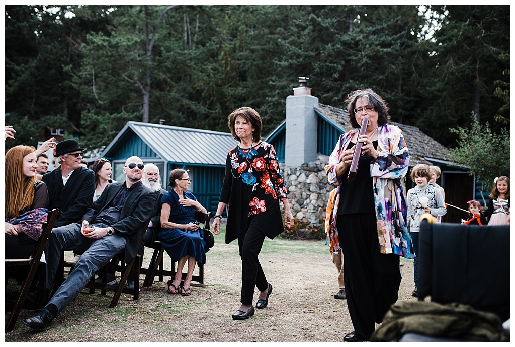 offbeat bride, guemes island resort, julia kinnunen photography, destination wedding, seattle wedding, wedding photography, bride, groom, adventure seekers, newlyweds, northwest washington wedding, elopement, intimate wedding, details, ceremony