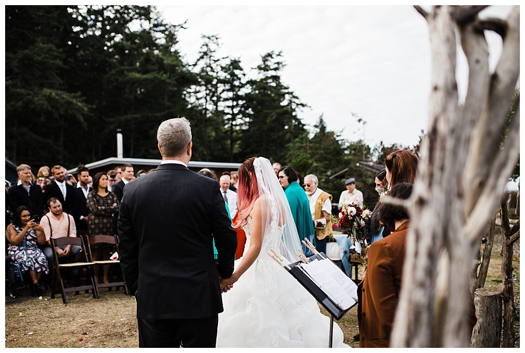 offbeat bride, guemes island resort, julia kinnunen photography, destination wedding, seattle wedding, wedding photography, bride, groom, adventure seekers, newlyweds, northwest washington wedding, elopement, intimate wedding, details, ceremony