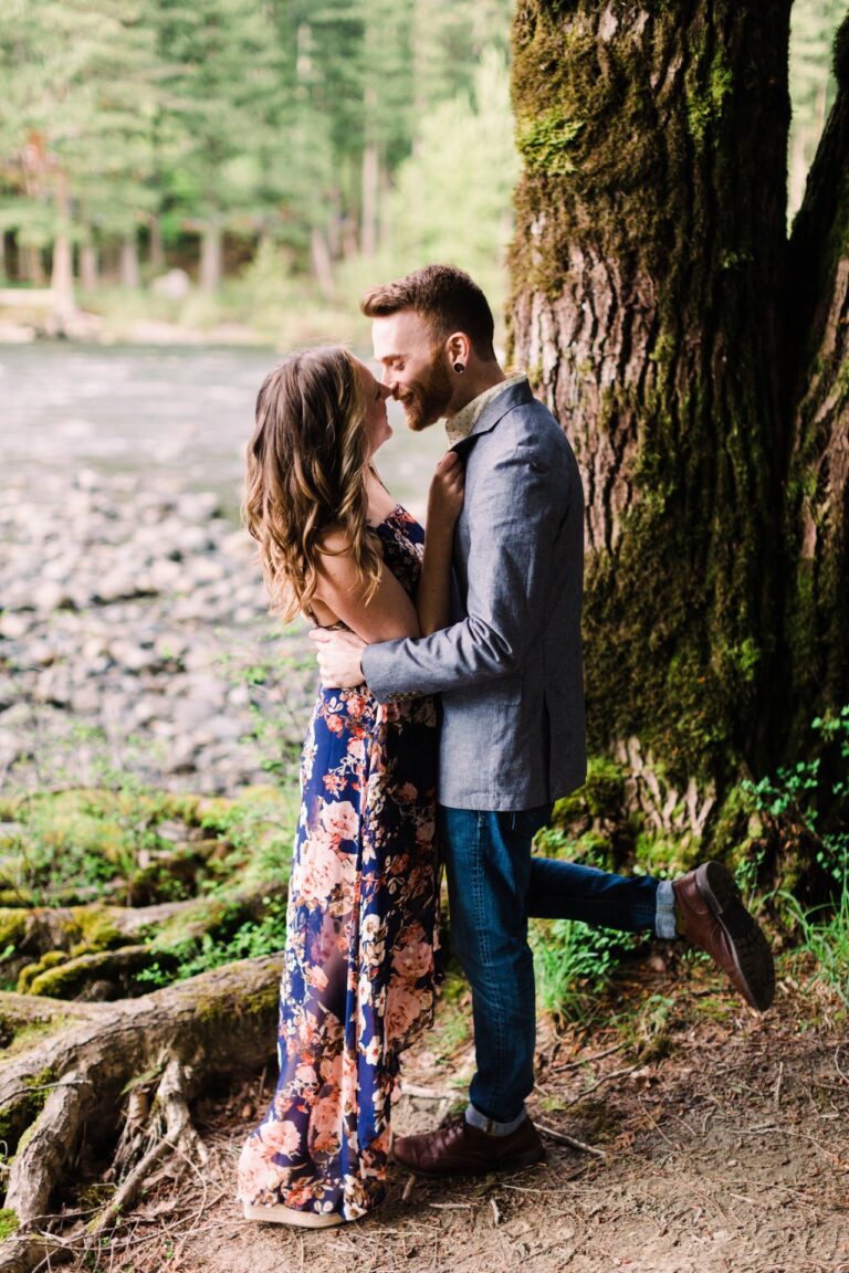 Holly + Jesse. North Bend Engagement Session.