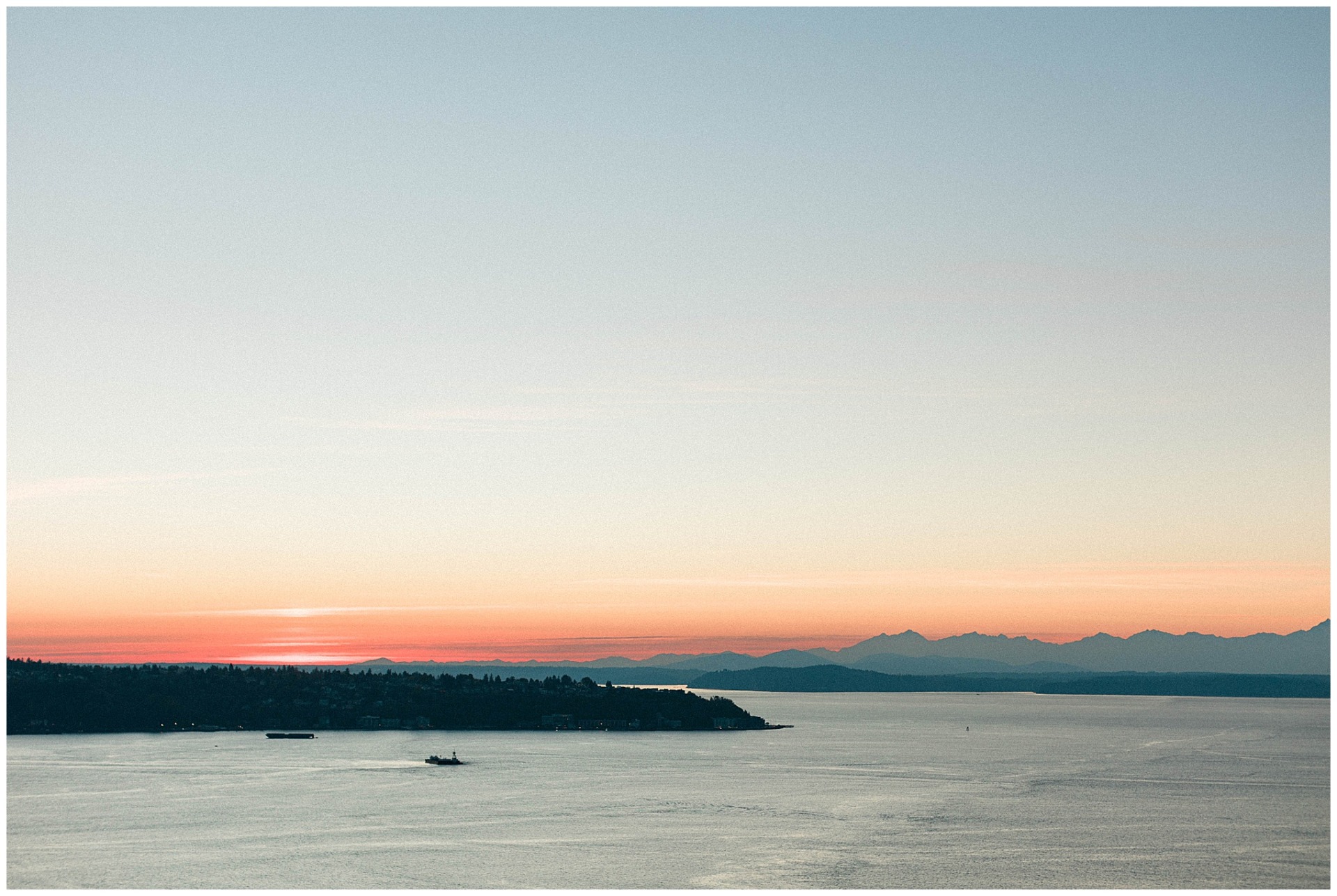 Julia Kinnunen photography, seattle wedding photographer, seattle engagement photographer, pnw wedding photographer, seattle portrait photographer, seattle elopement photographer, pnw elopement photographer, seattle couples photos, real life couples, seattle wedding planner, seattle wedding coordinator, offbeat bride, urban wedding, urban engagement photos, newlyweds, bride and groom, destination wedding, destination wedding photographer, adventure seekers, pnw wedding, seattle elopement, smith tower wedding, smith tower wedding photographer