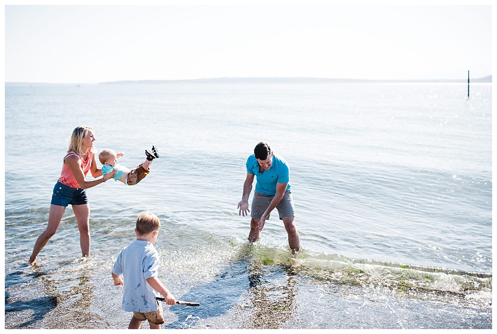 julia kinnunen photography, seattle family photographer, family portraits, lifestyle family photos, family fun, adventure photographer